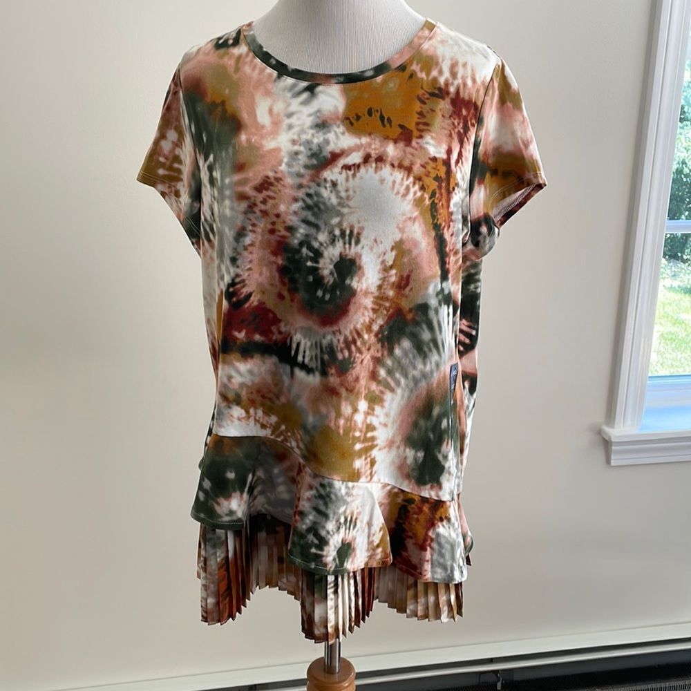 NWT Simply vera vera Wang tie dye top with pleated bottom size L ST8